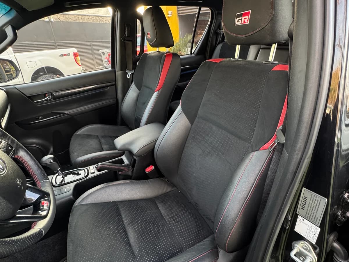 TOYOTA HILUX GR 2.8 GR 2025 - Imagen 14