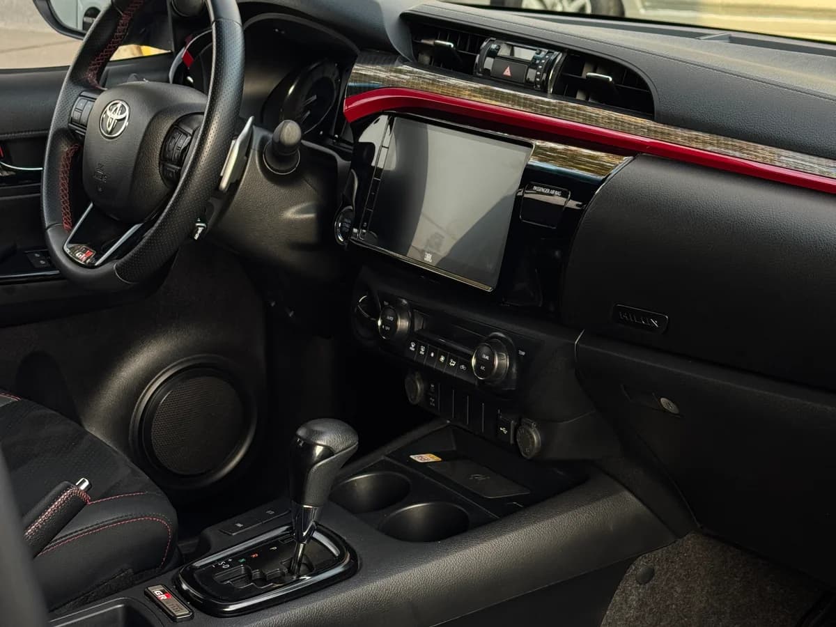 TOYOTA HILUX GR 2.8 GR 2025 - Imagen 18