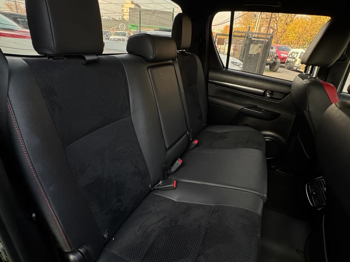 TOYOTA HILUX GR 2.8 GR 2025 - Imagen 20