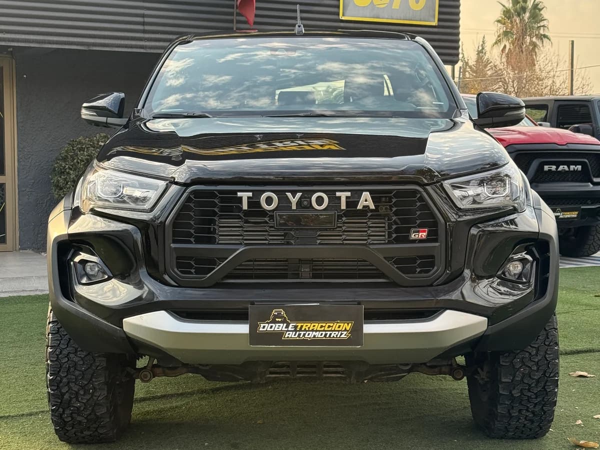 TOYOTA HILUX GR 2.8 GR 2025 - Imagen 2