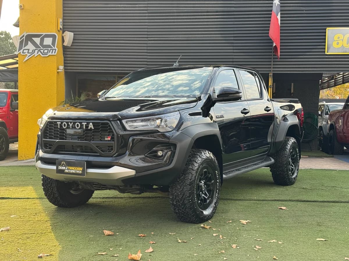 TOYOTA HILUX GR 2.8 GR 2025 - Imagen 3