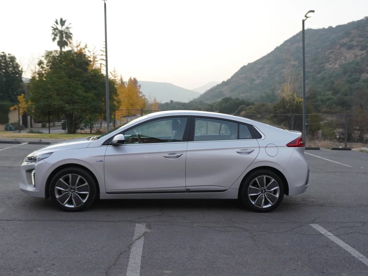 HYUNDAI IONIQ 1.6 GDI HÍBRIDO AE 2020 - Imagen 8