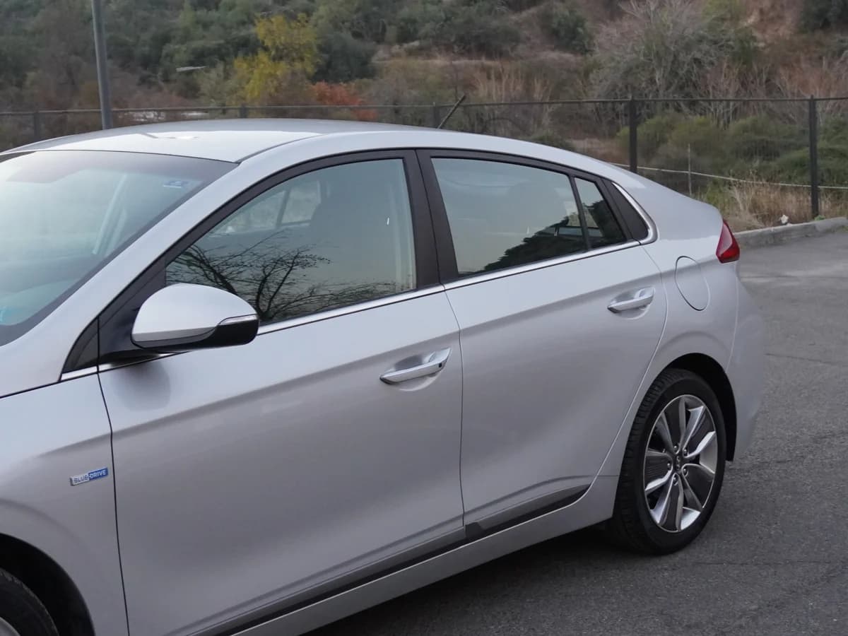 HYUNDAI IONIQ 1.6 GDI HÍBRIDO AE 2020 - Imagen 9