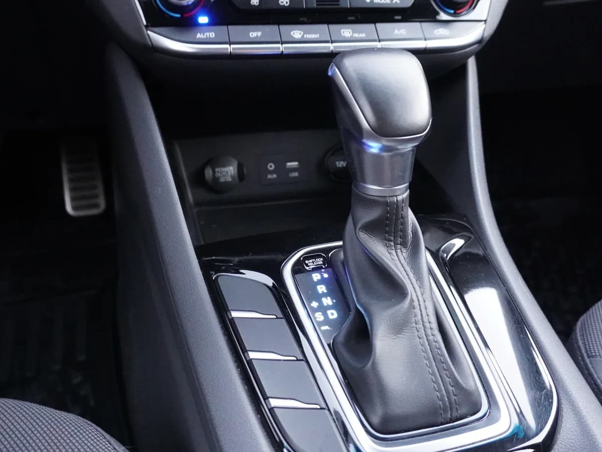HYUNDAI IONIQ 1.6 GDI HÍBRIDO AE 2020 - Imagen 23