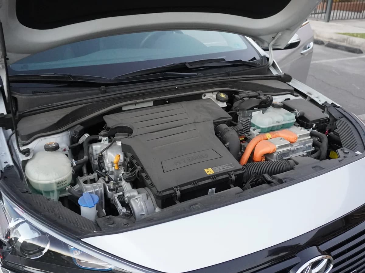 HYUNDAI IONIQ 1.6 GDI HÍBRIDO AE 2020 - Imagen 28