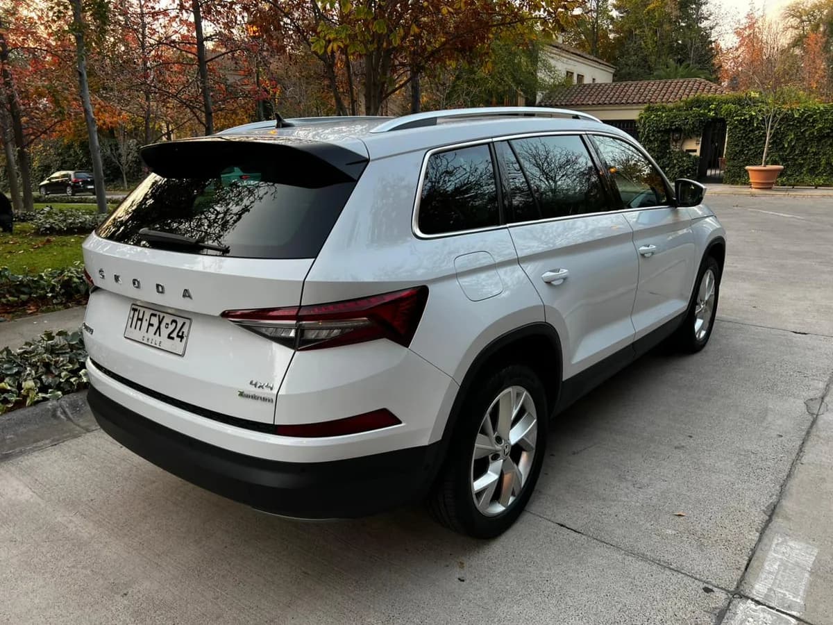 SKODA KODIAQ 2.0L TSI 4x4 180HP AT DSG STYLE . 2024 - Imagen 12