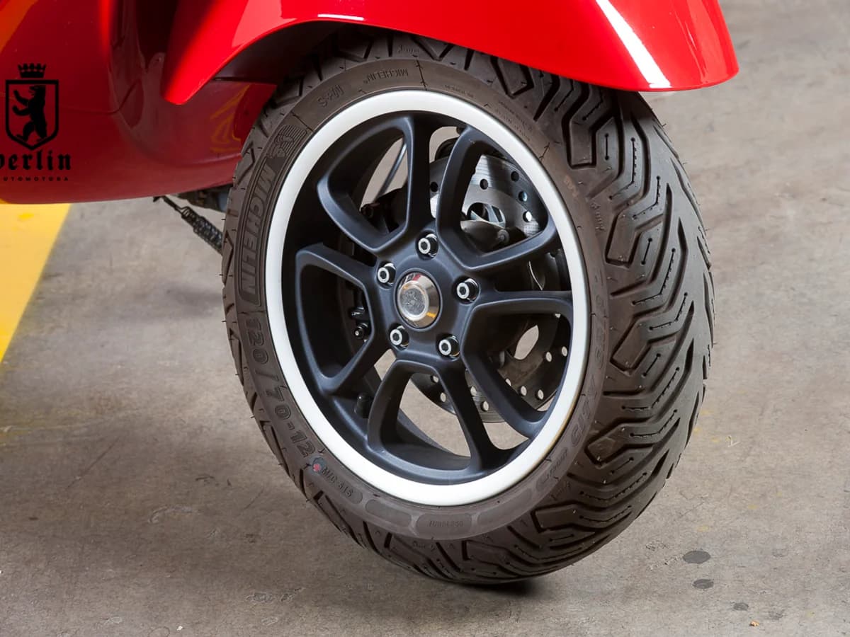 VESPA GTS 300 CC 2.5 SDX TT MT DIESEL 4X4 2025 - Imagen 7