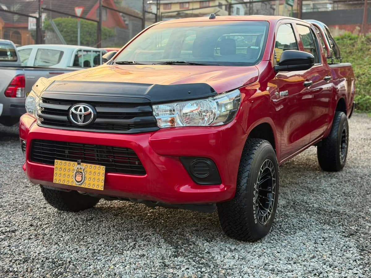 TOYOTA HILUX D CAB DX 4X4 2.4 DCAB MT 4X4 2.4 2023 - Imagen 3