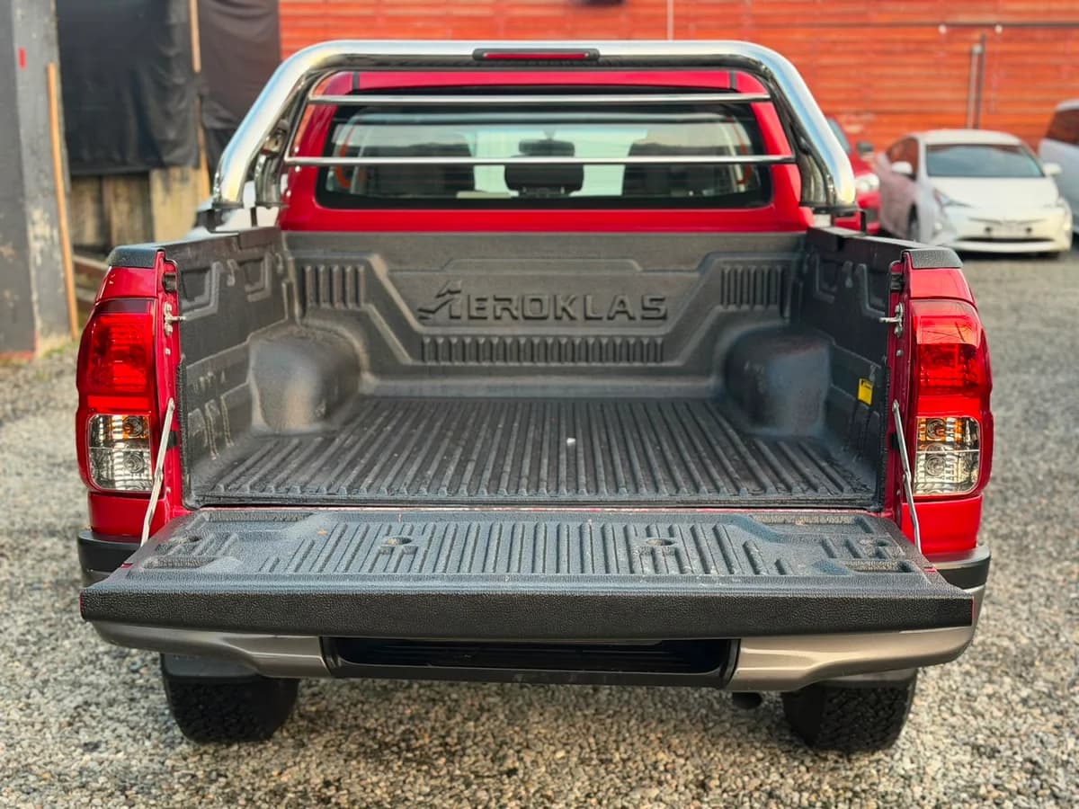TOYOTA HILUX D CAB DX 4X4 2.4 DCAB MT 4X4 2.4 2023 - Imagen 6