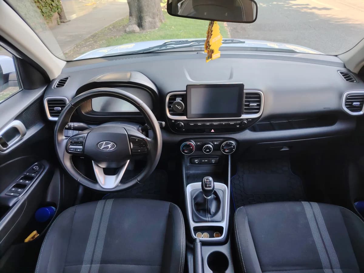 HYUNDAI Venue 1.6 QX PLUS 4X2 MT 5P 2024 - Imagen 17