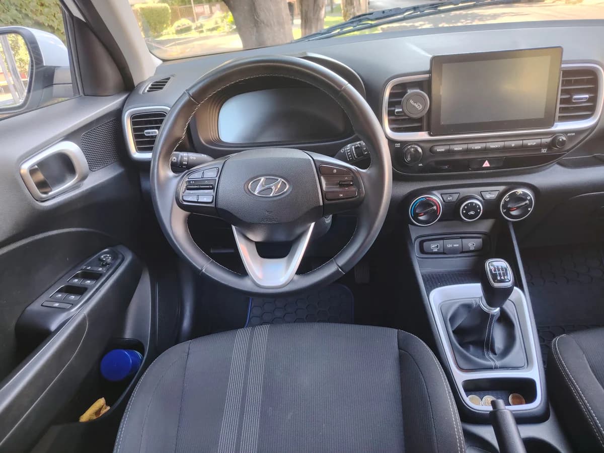 HYUNDAI Venue 1.6 QX PLUS 4X2 MT 5P 2024 - Imagen 18