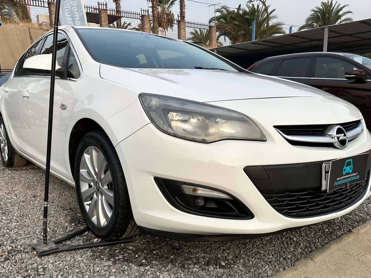 OPEL ASTRA HB 1.6 TURBO ENJOY R HB 1.6 TURBO ENJOY R 2015 - Imagen 3