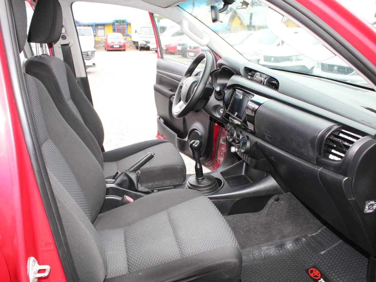 TOYOTA HI LUX D CAB 4X4 2.4 4x4 2018 - Imagen 6