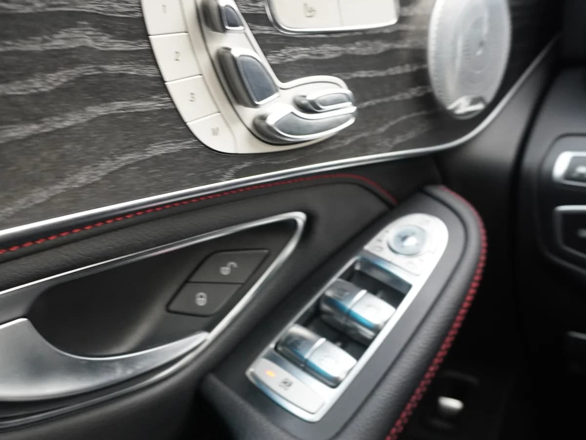 MERCEDES BENZ GLC 43 AMG 3.0 4Matic AMG 3.0 V6 Twin Turbo 4WD AT 5P 2018 - Imagen 28