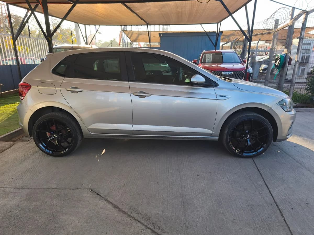 VOLKSWAGEN POLO 1.6 CONFORTLINE 4X2 MT 4P 2018 - Imagen 9
