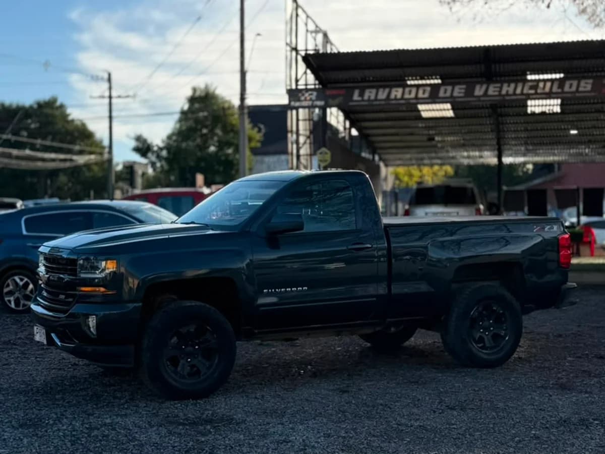 CHEVROLET SILVERADO LT RC 4WD 5.3 5.3 V8 2019 - Imagen 2