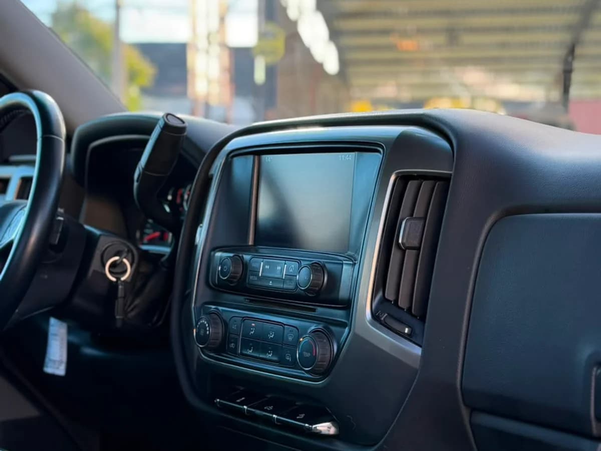 CHEVROLET SILVERADO LT RC 4WD 5.3 5.3 V8 2019 - Imagen 10