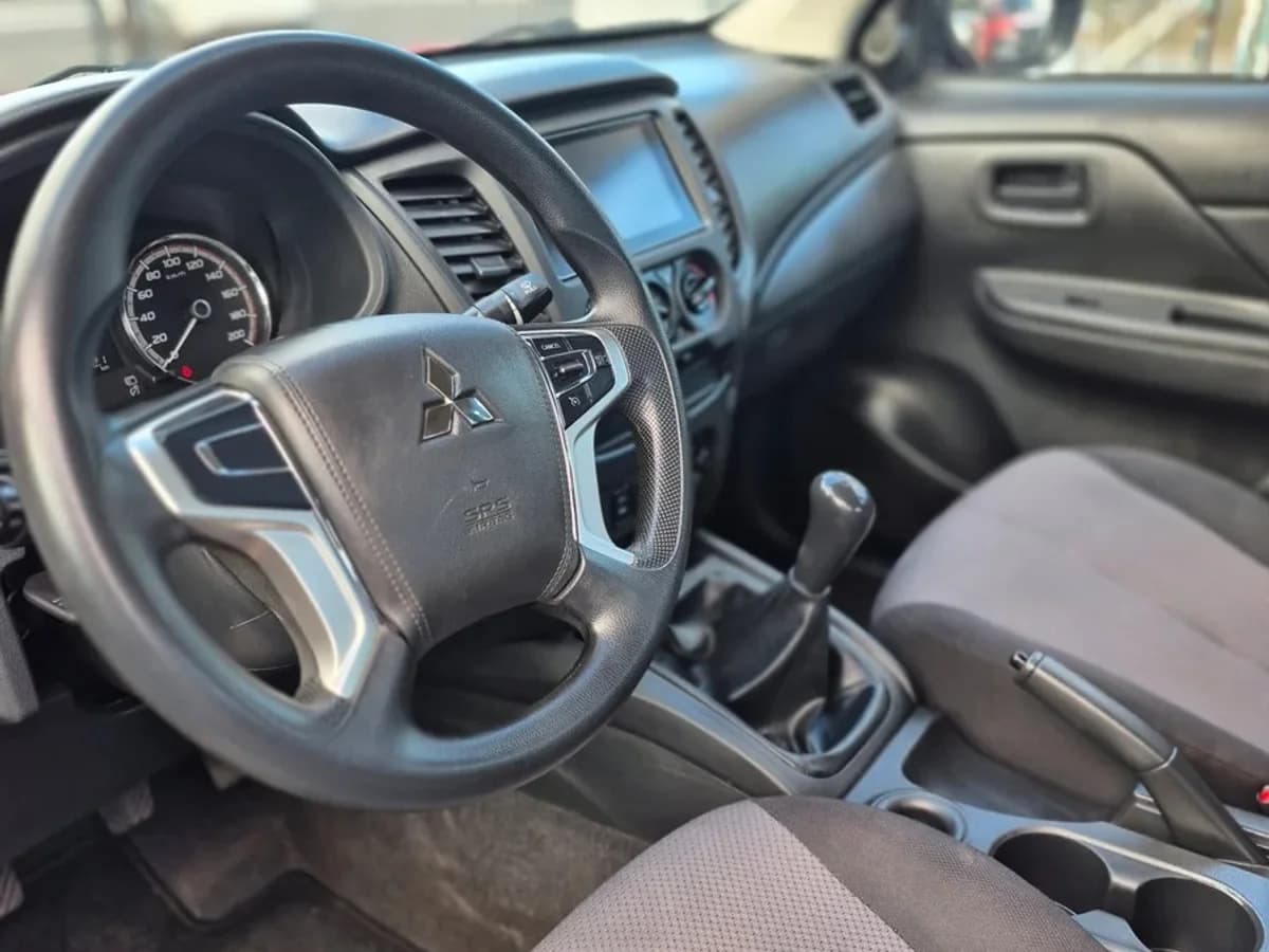 MITSUBISHI L200 KATANA CR 2.4 2.4 2022 - Imagen 8