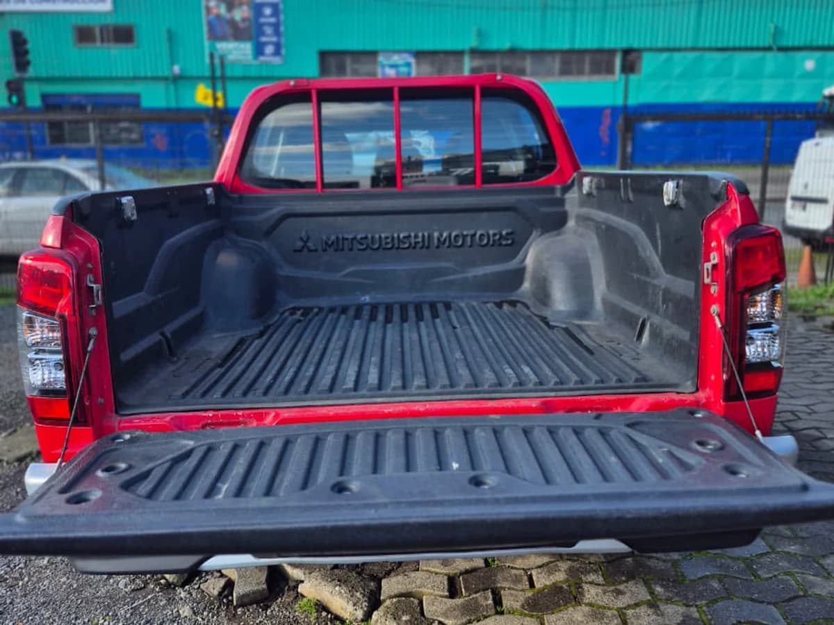 MITSUBISHI L200 KATANA CR 2.4 2.4 2022 - Imagen 11
