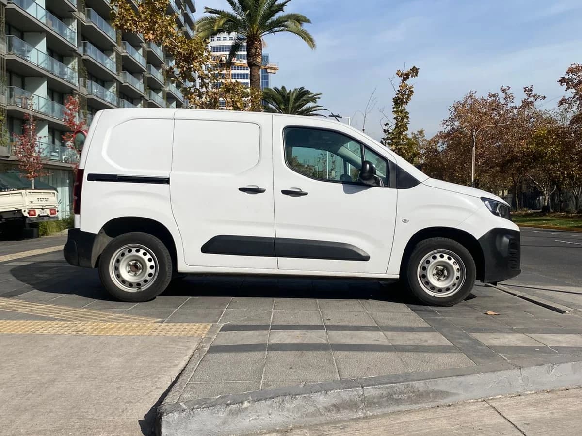 PEUGEOT PARTNER L1 BLUE HDI 100 1.5 6MT 2024 - Imagen 4
