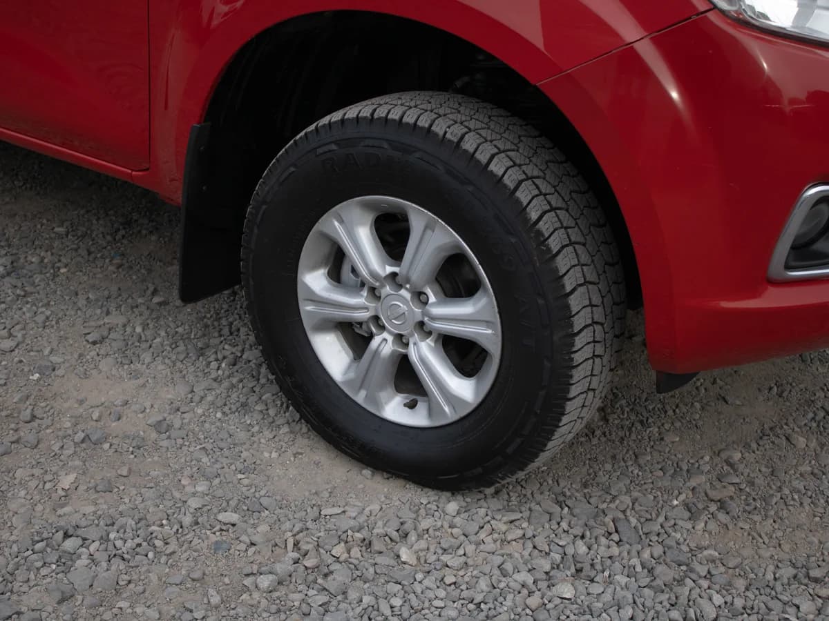 NISSAN NP300 4x4 2021 - Imagen 4