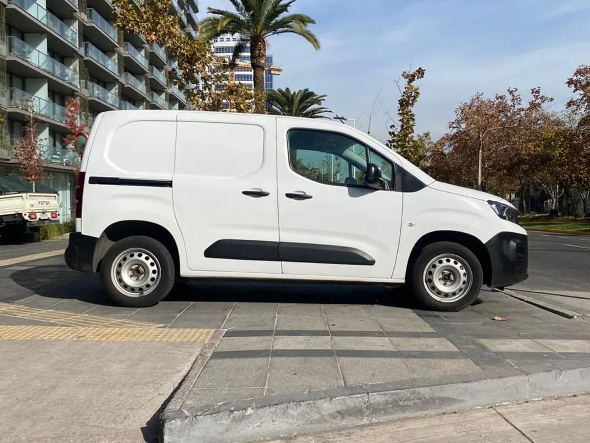 PEUGEOT PARTNER L1 BLUE HDI 100 1.5 6MT 2024 - Imagen 2