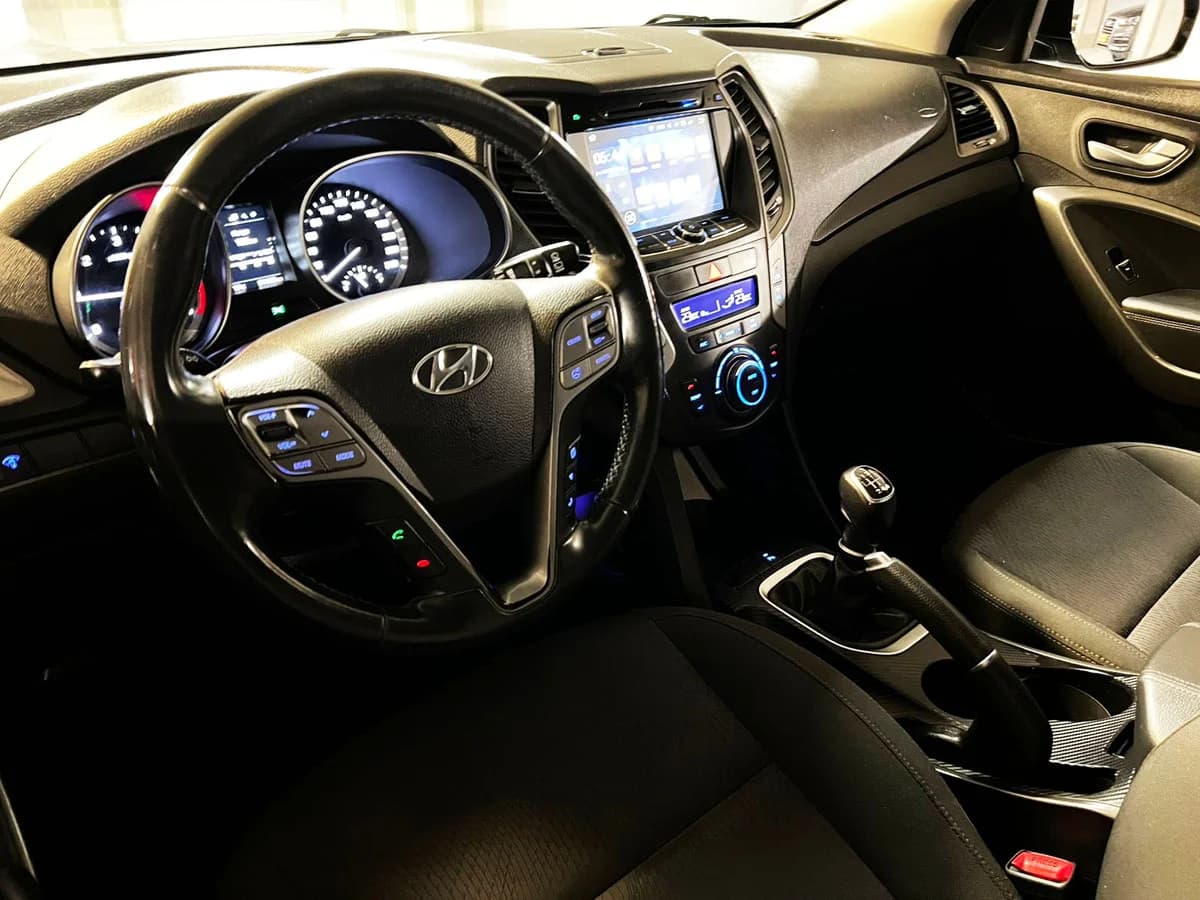 HYUNDAI Santa Fe DIESEL 2.2 MT 2018 - Imagen 9