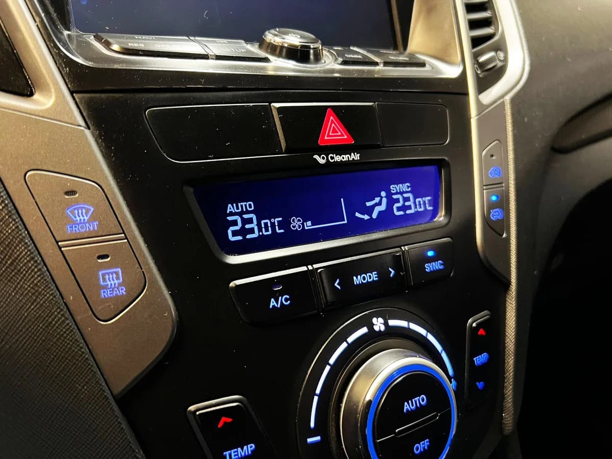 HYUNDAI Santa Fe DIESEL 2.2 MT 2018 - Imagen 15