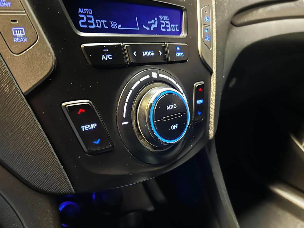 HYUNDAI Santa Fe DIESEL 2.2 MT 2018 - Imagen 16
