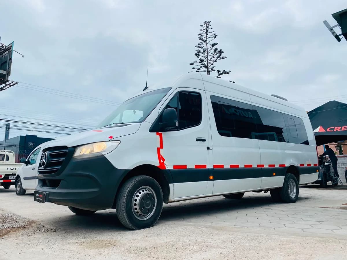 MERCEDES BENZ SPRINTER 516 CDI 21 + 1 2021 - Imagen 1