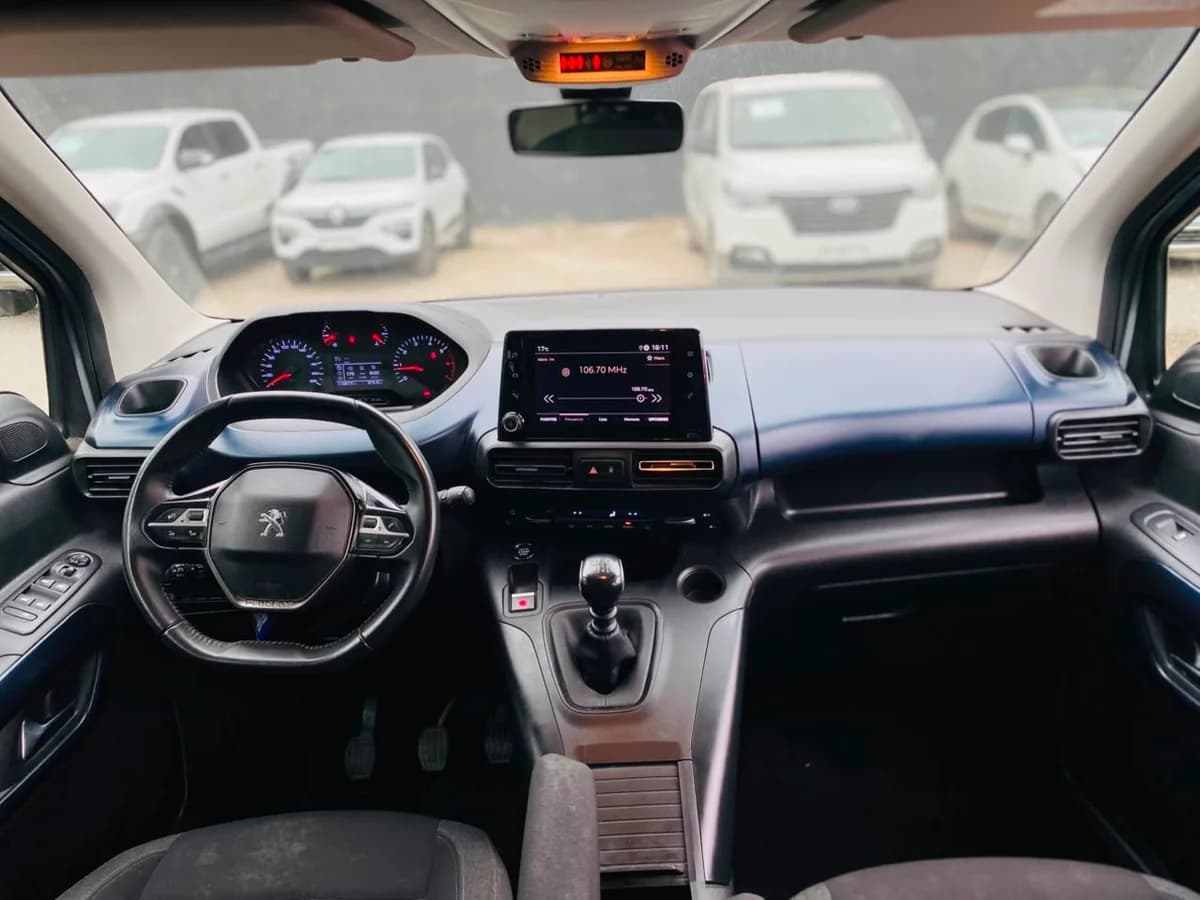 PEUGEOT RIFTER ALLURE BLUE HDI MEC 2024 - Imagen 9