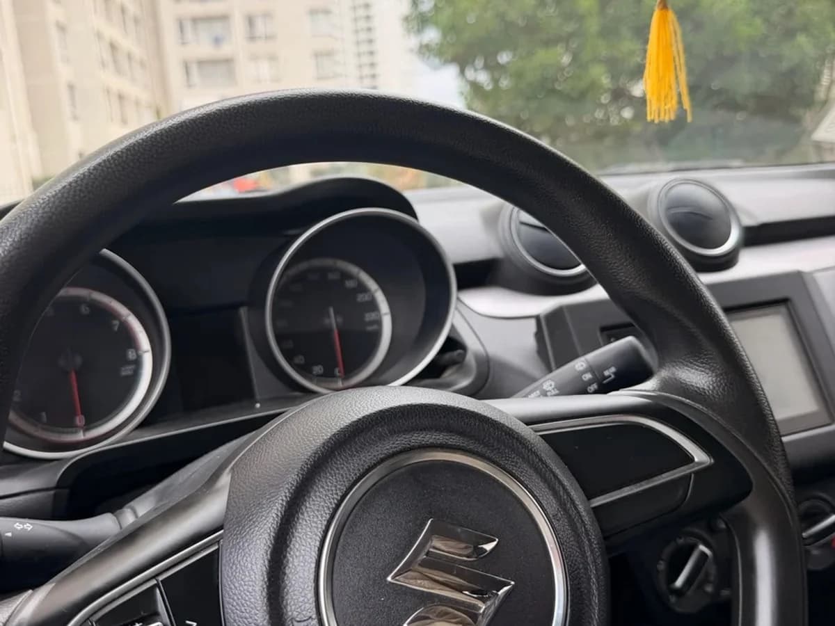 SUZUKI SWIFT GL 1.2 2023 - Imagen 9