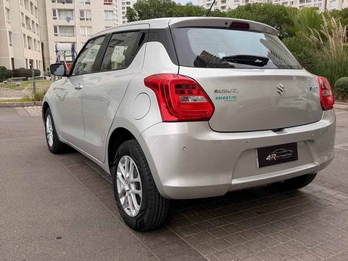 SUZUKI SWIFT GL 1.2 2023 - Imagen 14
