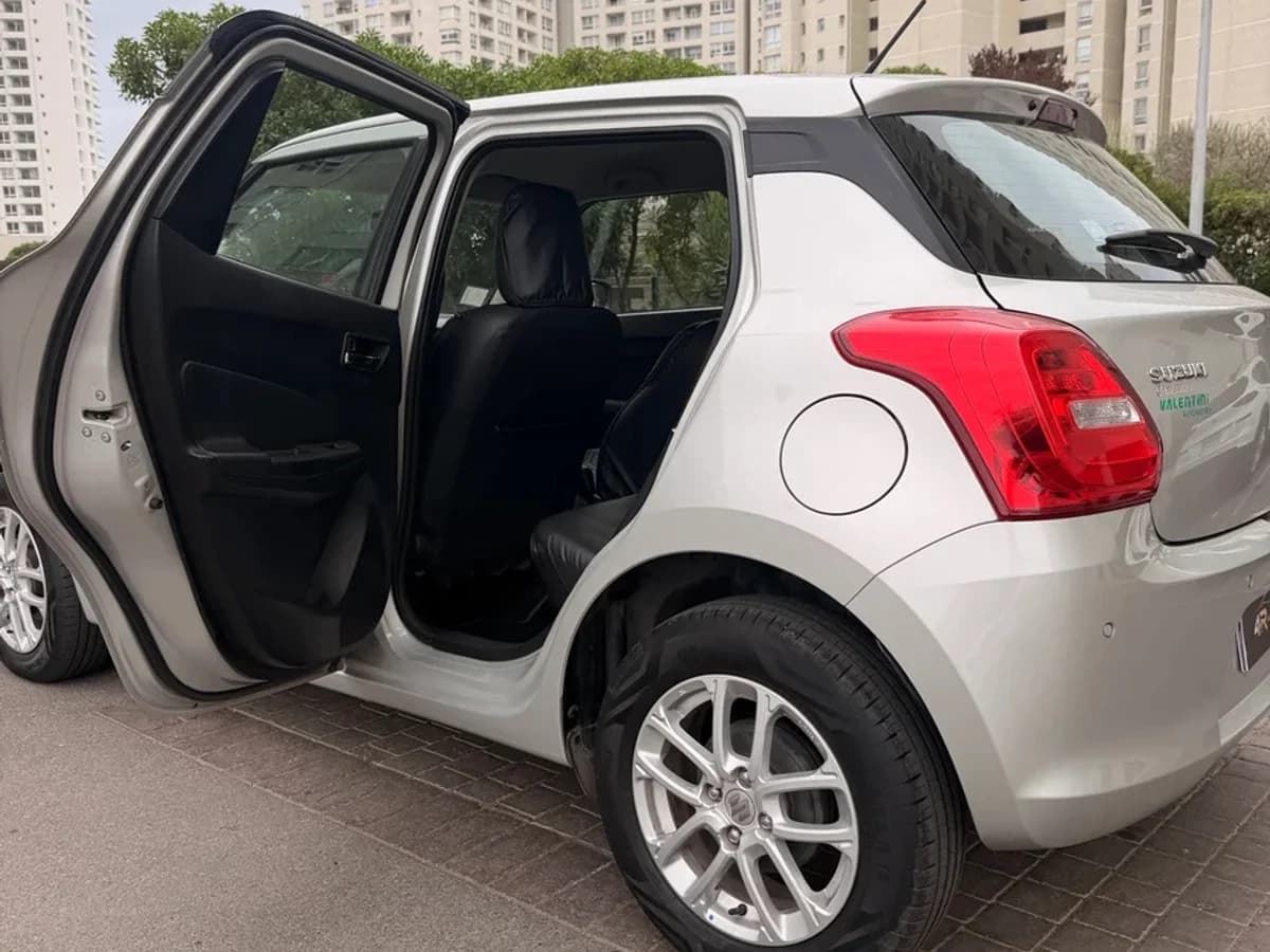 SUZUKI SWIFT GL 1.2 2023 - Imagen 8