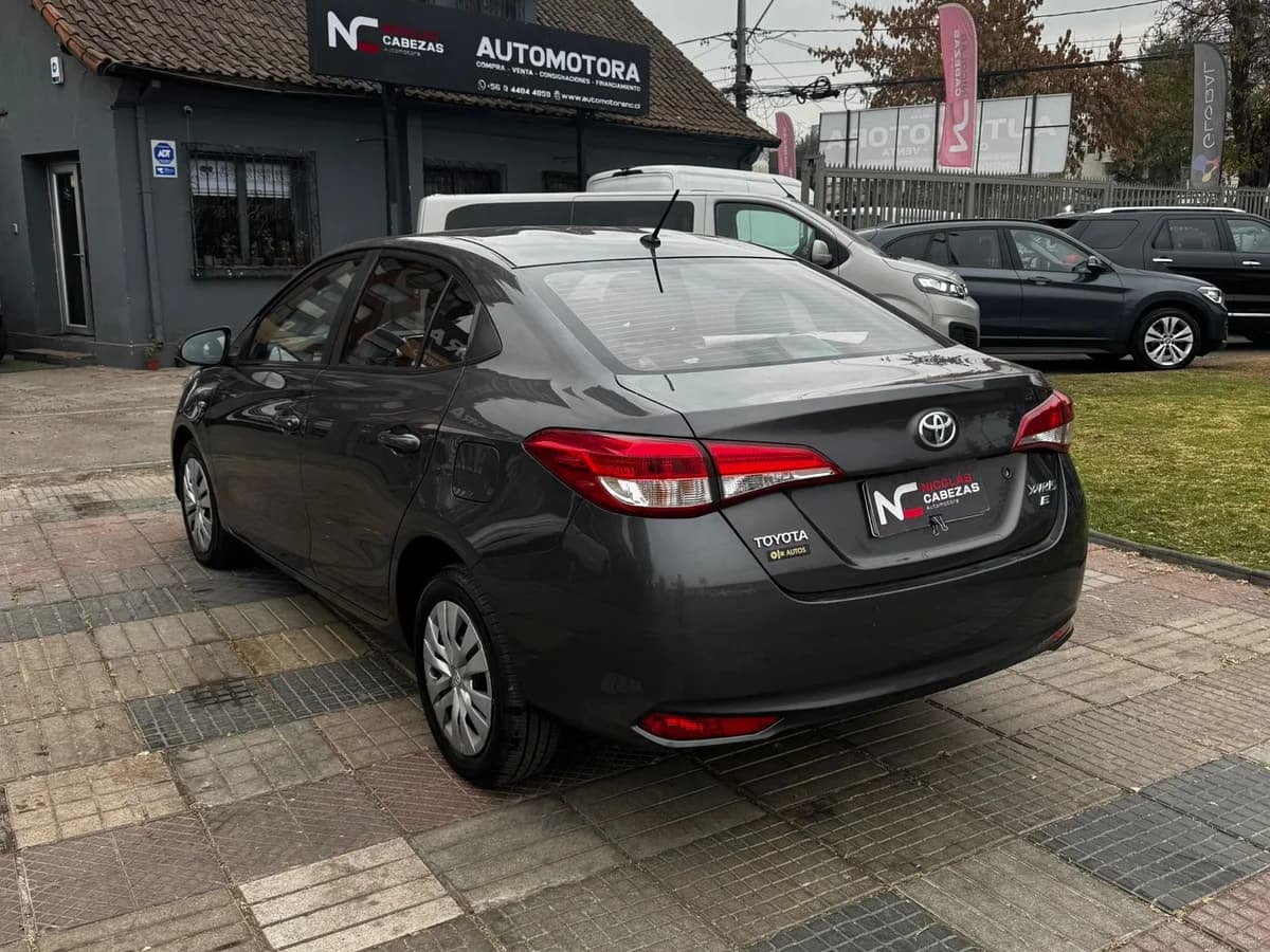 TOYOTA YARIS GLI 1.5 1.5 GLI 4X2 E MT 4P 2019 - Imagen 4
