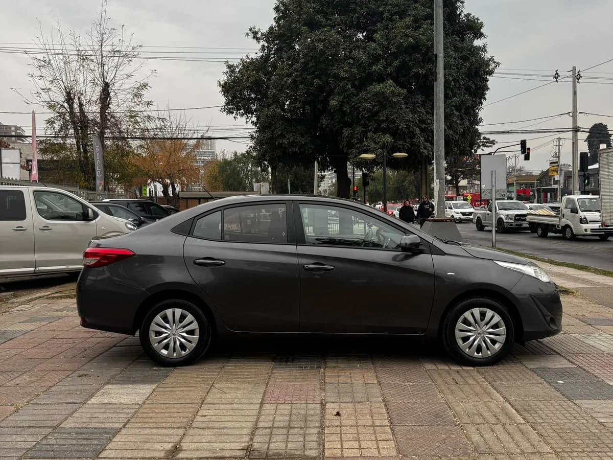TOYOTA YARIS GLI 1.5 1.5 GLI 4X2 E MT 4P 2019 - Imagen 6