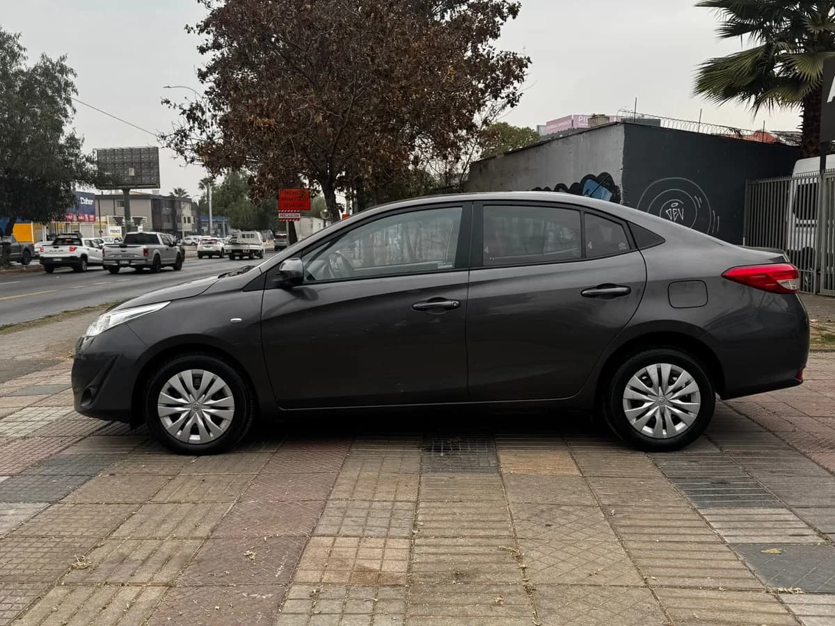 TOYOTA YARIS GLI 1.5 1.5 GLI 4X2 E MT 4P 2019 - Imagen 7