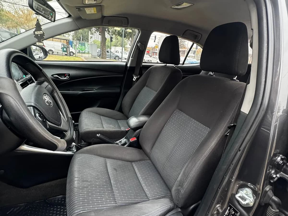 TOYOTA YARIS GLI 1.5 1.5 GLI 4X2 E MT 4P 2019 - Imagen 8