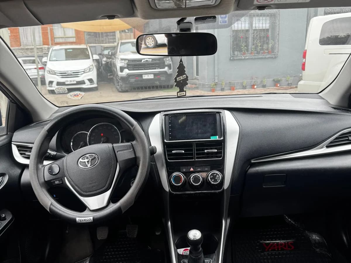 TOYOTA YARIS GLI 1.5 1.5 GLI 4X2 E MT 4P 2019 - Imagen 9
