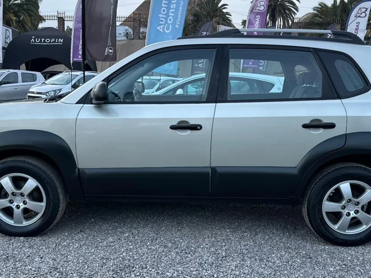 HYUNDAI TUCSON GL 2.0 2006 - Imagen 3