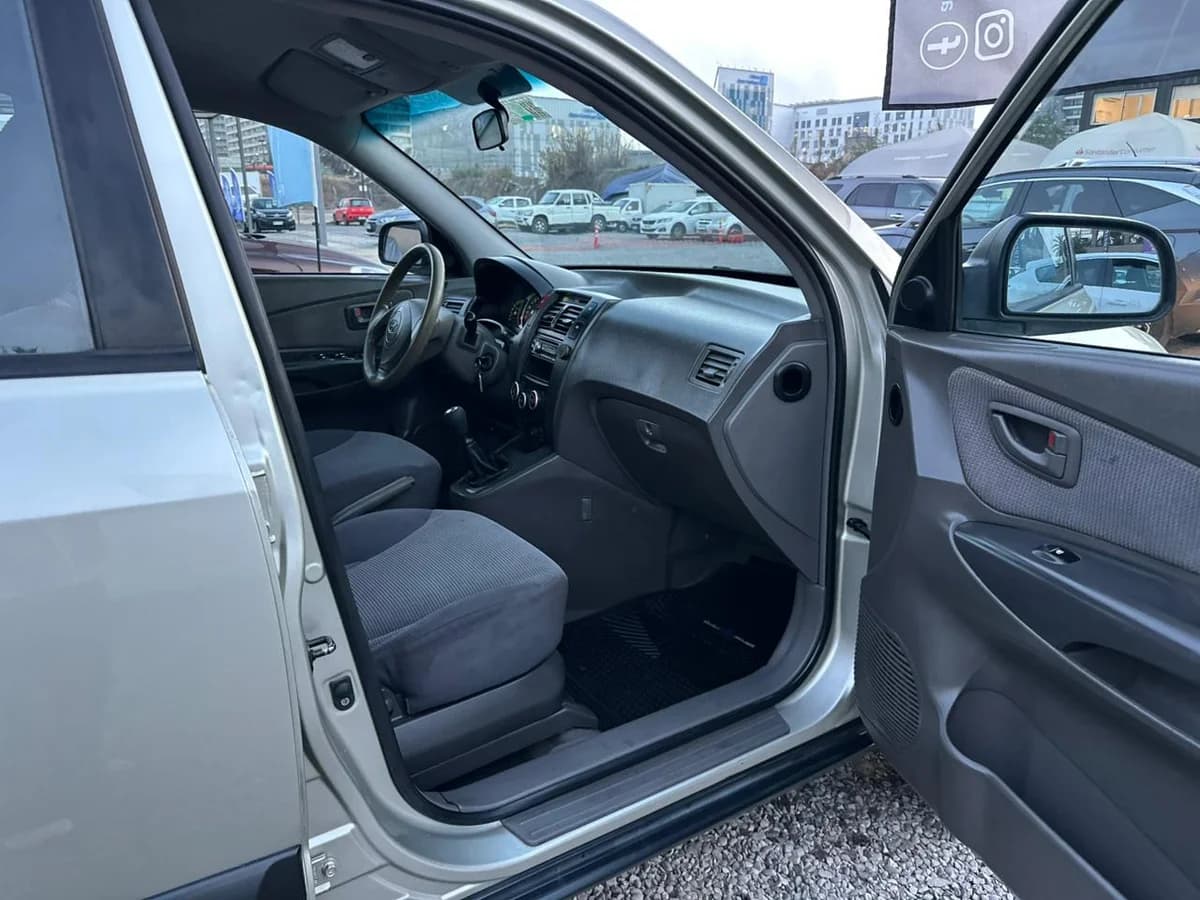 HYUNDAI TUCSON GL 2.0 2006 - Imagen 11