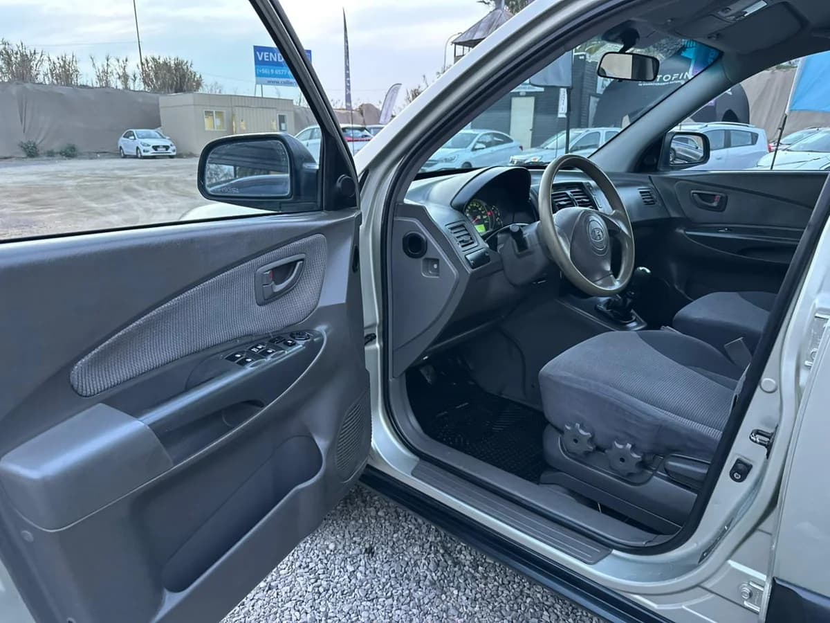 HYUNDAI TUCSON GL 2.0 2006 - Imagen 25