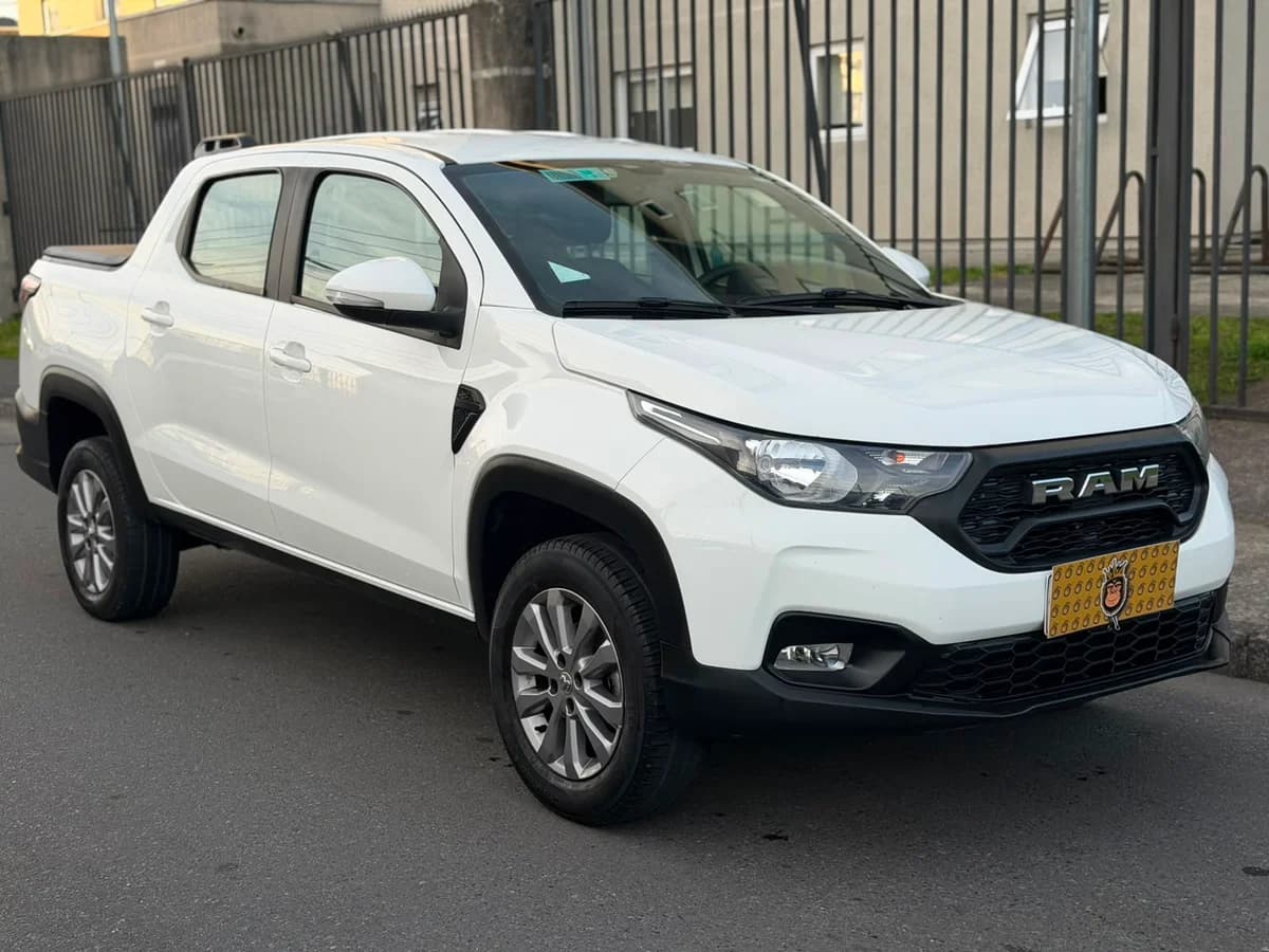 RAM 700 BIGHORN DCAB 1.3 2024 - Imagen 1