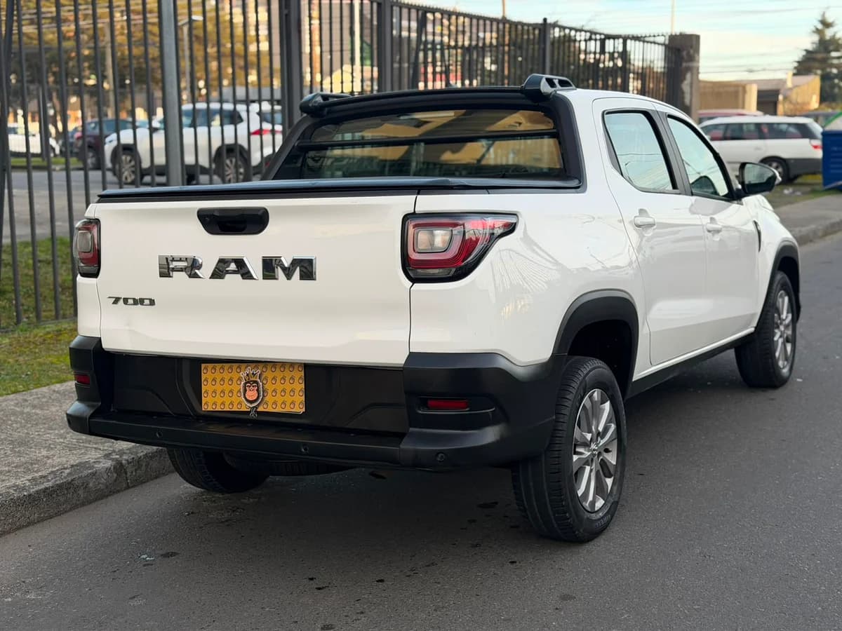 RAM 700 BIGHORN DCAB 1.3 2024 - Imagen 4