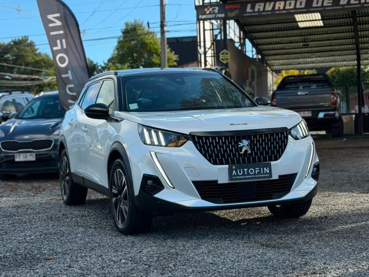 PEUGEOT 2008 BLUE HDI 130 EAT8 1.5 AUT 2023 - Imagen 1