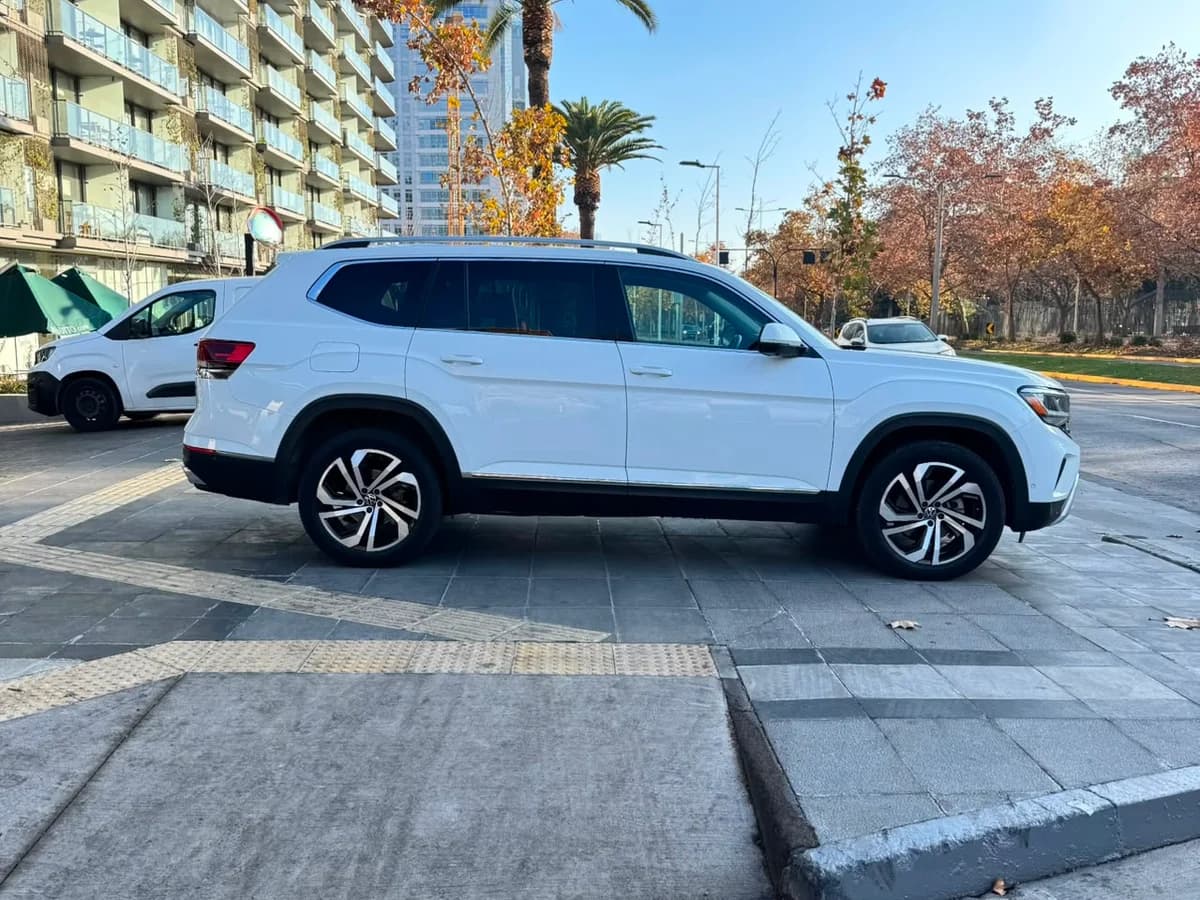 VOLKSWAGEN ATLAS 4X4 OTTO 3.6 AUT FSI LIMITED 4MOTION AT V6 2021 - Imagen 4