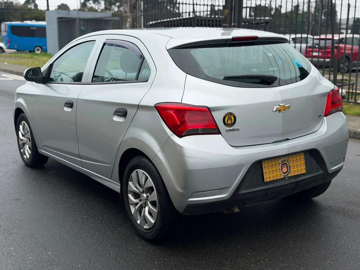 CHEVROLET Onix LT 1.4 MT 2020 - Imagen 4