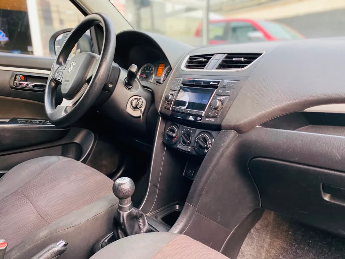 SUZUKI SWIFT GL 1.2 2017 - Imagen 4