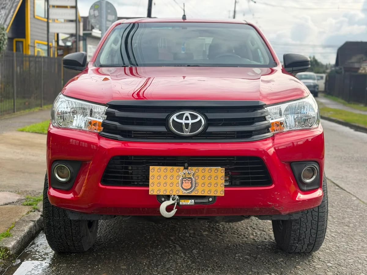 TOYOTA HILUX 2.4 DX DIESEL DCAB. 4X4 MT 4P 2021 - Imagen 2
