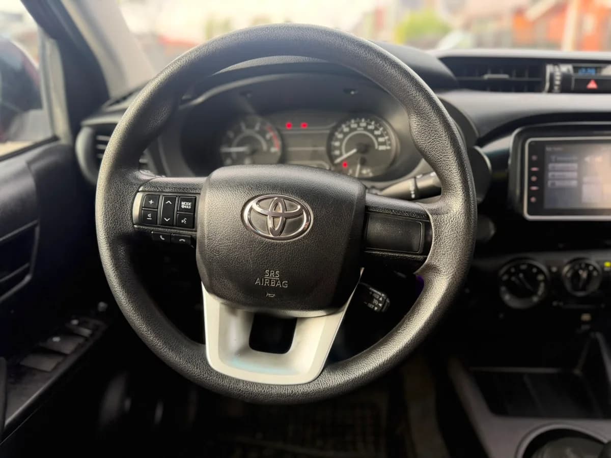 TOYOTA HILUX 2.4 DX DIESEL DCAB. 4X4 MT 4P 2021 - Imagen 10